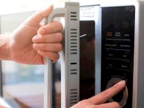 Easy Tips for Cleaning Your Microwave, According to Experts