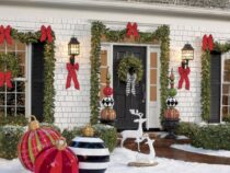 9 Classic Christmas Porch Decorations for Festive Charm